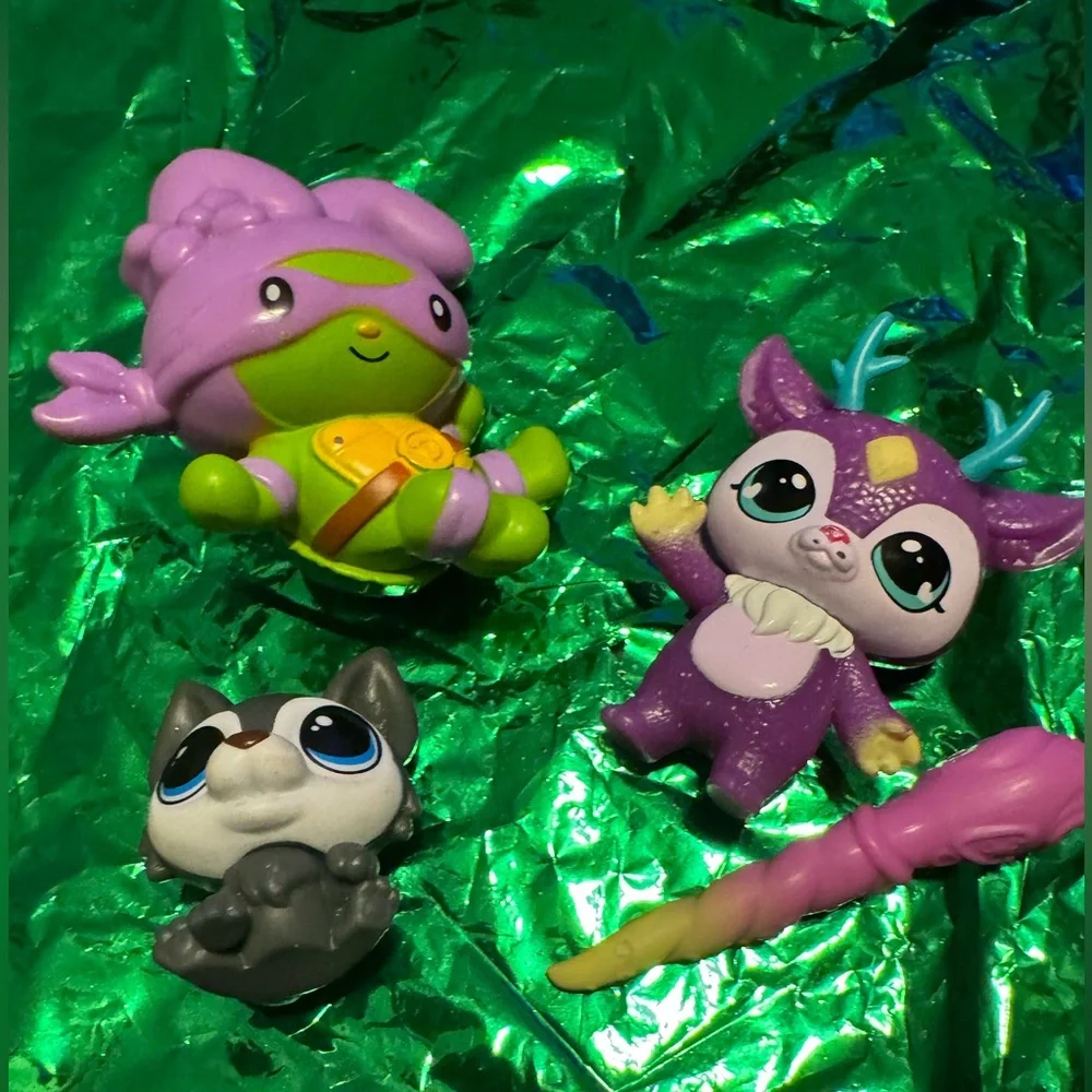 Mini figures Hello Kitty TMNT Donatello, Zuru Husky dog, magic mixlings figure